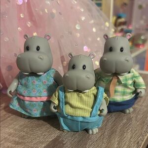 Li’l Woodzeez Hippo Family Figurines